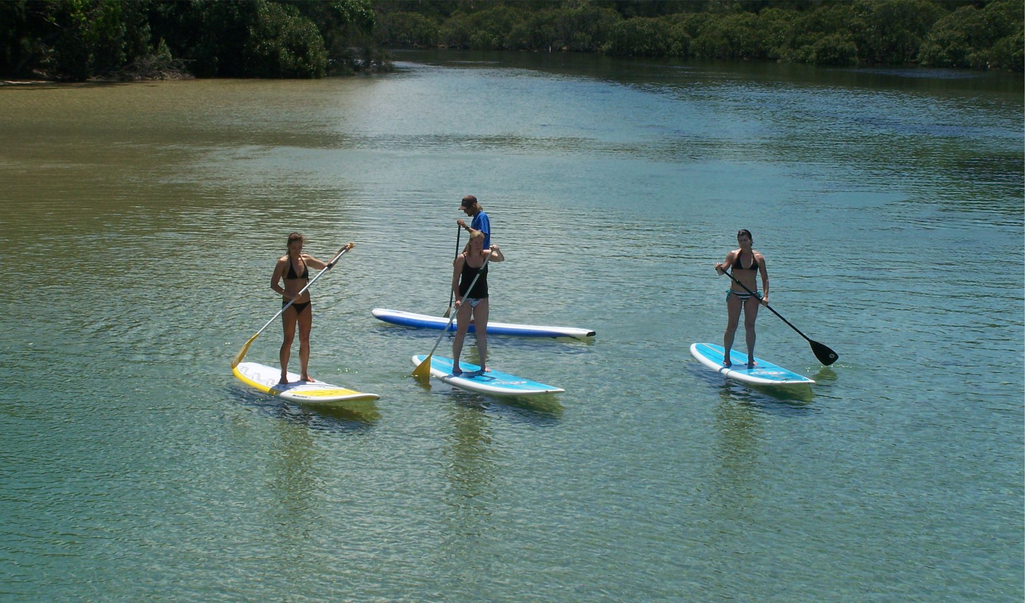 learn to stand up paddle on your school excursion